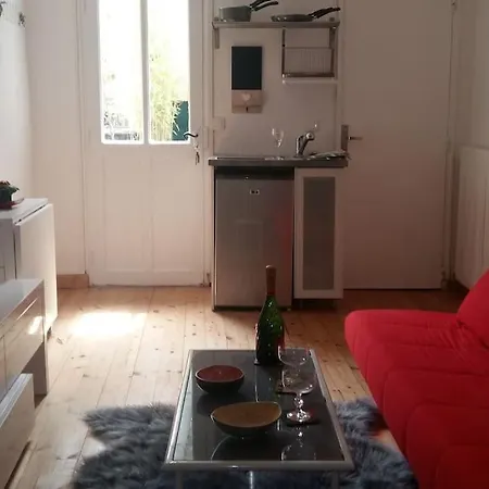 Sam Sufit Rez De Jardin Centre Apartament